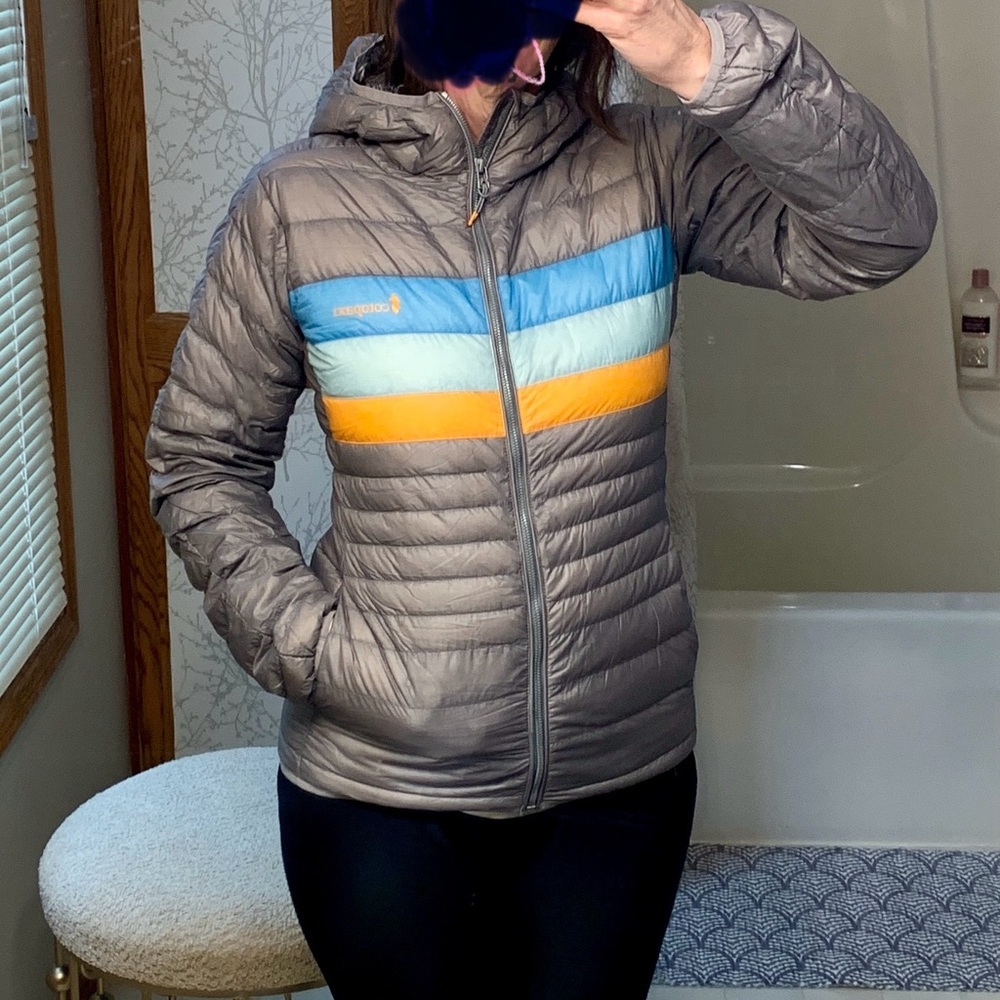 Cotopaxi Gray Puffer Jacket with Colorful Stripes woman M